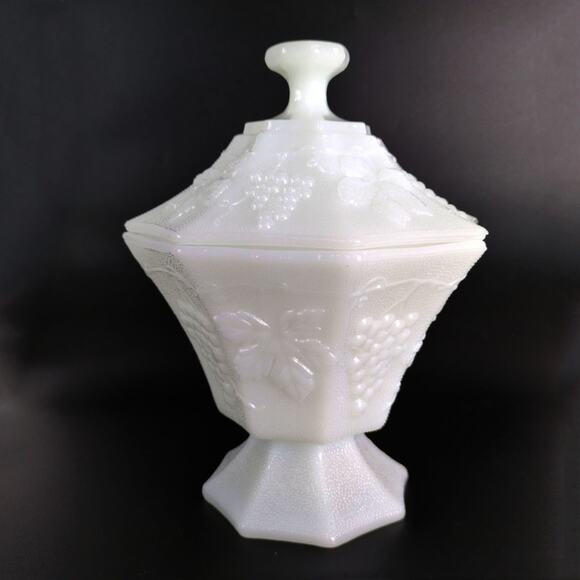 Vtg Anchor Hocking Grapes & Leaves Milk Glass Pedestal Candy Dish & Lid Stippled - Picture 2 of 12